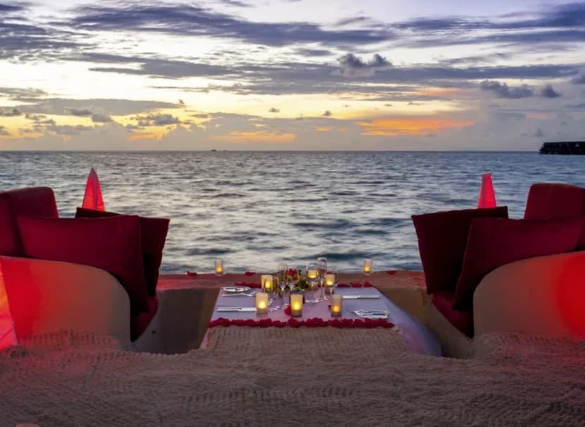 Sand Sofa Dinner