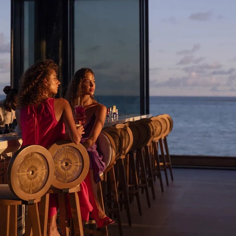 Pavilion bar