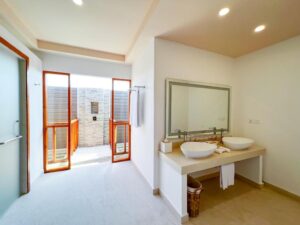 Deluxe Water Pool Villa Brennia Kottefaru Maldives 4